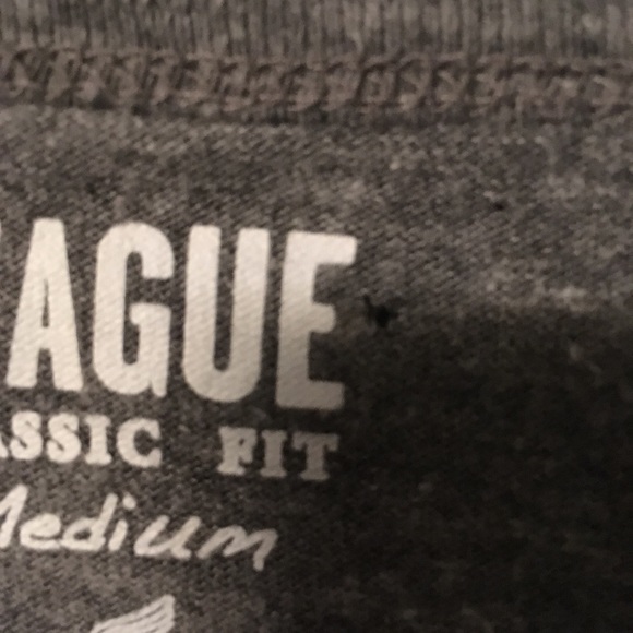 League Brand Georgetown Hoyas T-shirt (M) - Picture 3 of 3